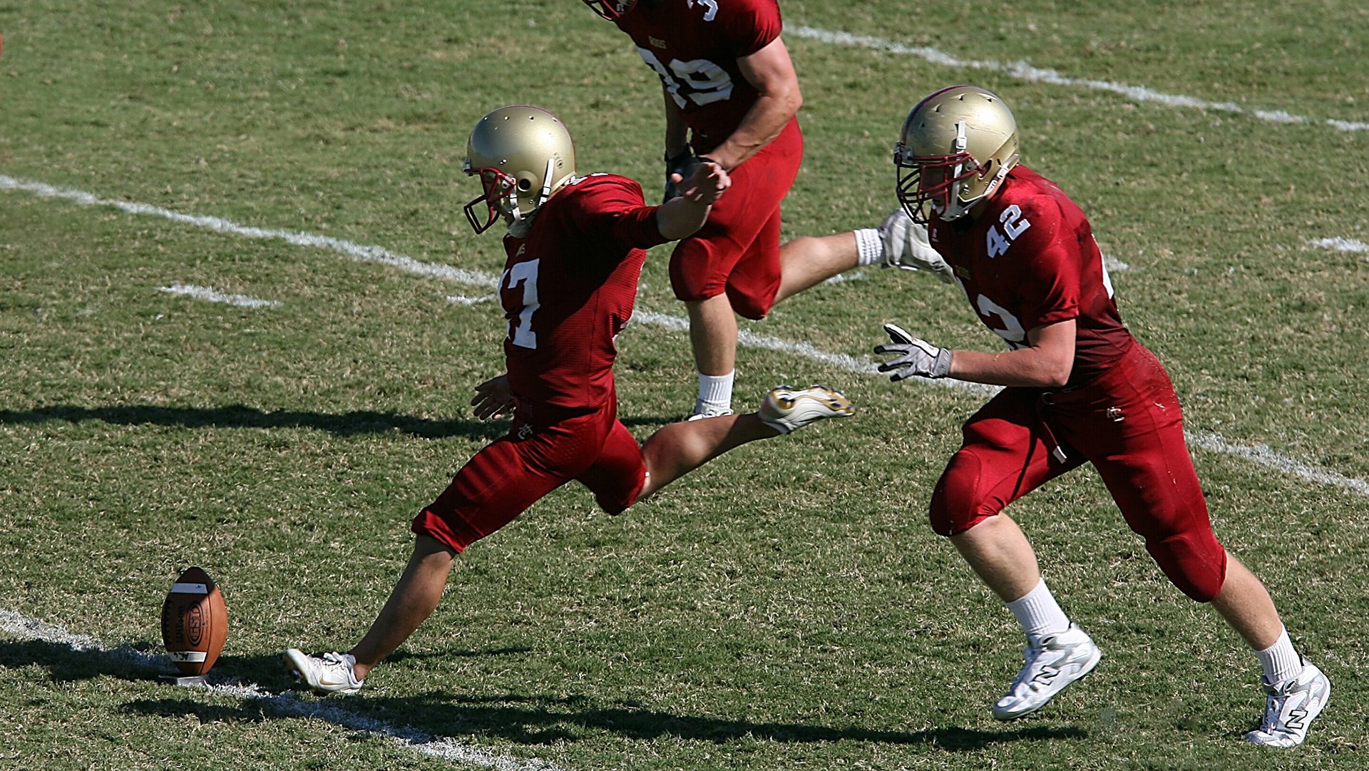 智利险胜丹麦，坎特点燃赛场，南美风暴席卷欧洲劲旅